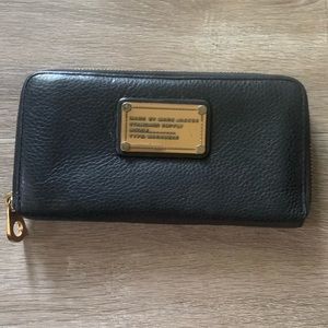 Marc by Marc Jacobs Slim Q Zip Around Wallet